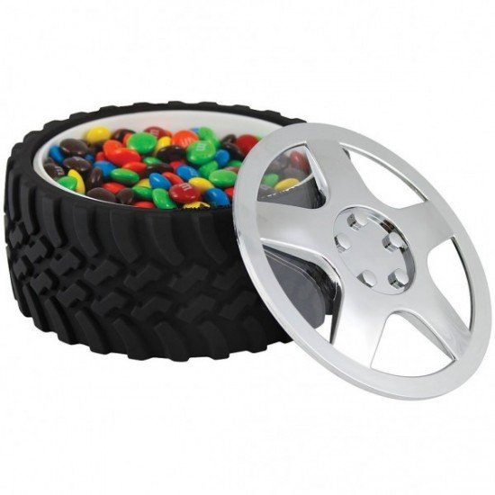 Tire-Snack-Bowl-With-Hubcap-Lid-600x600